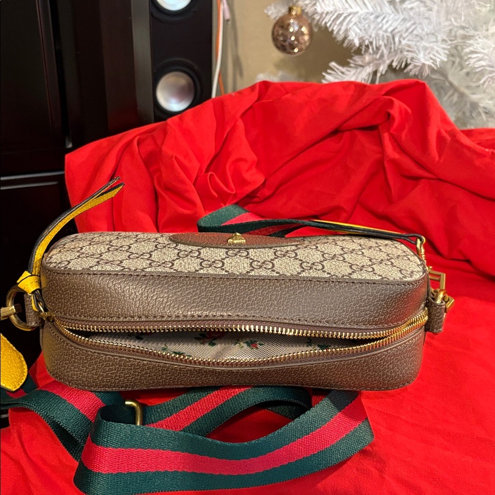 Purse - Picture 4 of 7